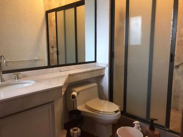 Excelente Residencia de muy buen gusto