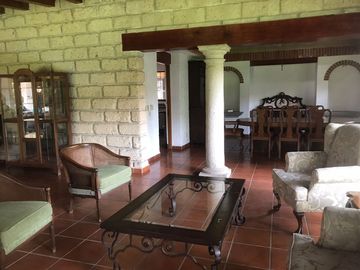 Excelente Residencia de muy buen gusto