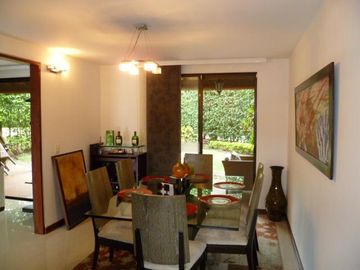 VENDO CONFORTABLE CASA CAMPESTRE SECTOR COLEGIO BRITISH SCHOOL