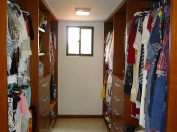 VENDO CONFORTABLE CASA CAMPESTRE SECTOR COLEGIO BRITISH SCHOOL