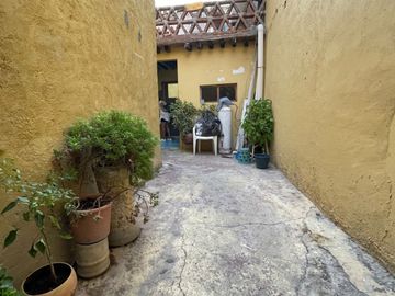 Casa Centrico para Remodelar / Centric House for Renovation