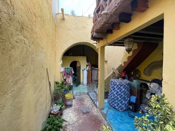 Casa Centrico para Remodelar / Centric House for Renovation