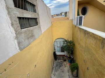 Casa Centrico para Remodelar / Centric House for Renovation
