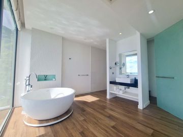 Luxurious contemporary six-bedroom pool villa