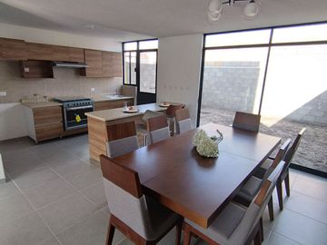 Casa en Venta en SLP, En privada, POZOS