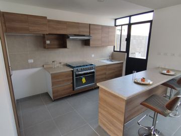 Casa en Venta en SLP, En privada, POZOS