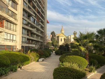 Se Vende hermoso y amplio dep Recoleta c/estac y bod
