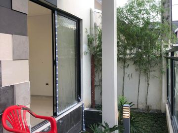 modern 3br house with parking