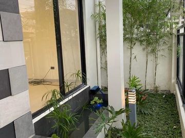 modern 3br house with parking