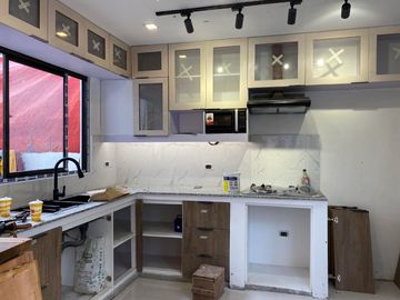 modern 3br house with parking