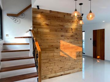 modern 3br house with parking