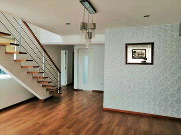 EN VENTA EXCLUSIVO DUPLEX EN LA URB. BELLO HORIZONTE - CAYMA