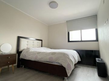 Elegante Departamento en Zona Empresarial con Conexiones Estratégicas