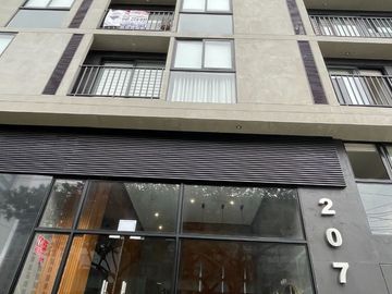 Elegante Departamento en Zona Empresarial con Conexiones Estratégicas