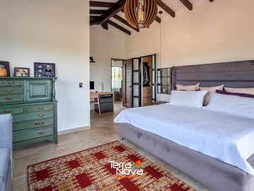 Finca en unidad cerrada con hermosa vista panorámica El Peñol