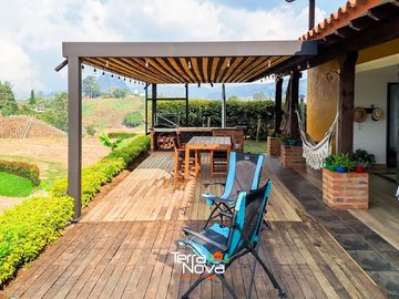 Finca en unidad cerrada con hermosa vista panorámica El Peñol