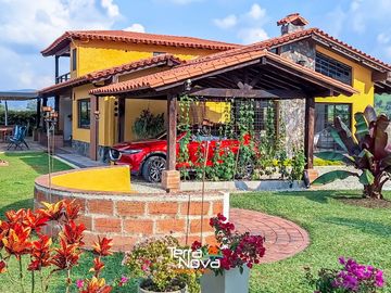 Finca en unidad cerrada con hermosa vista panorámica El Peñol