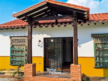 Finca en unidad cerrada con hermosa vista panorámica El Peñol