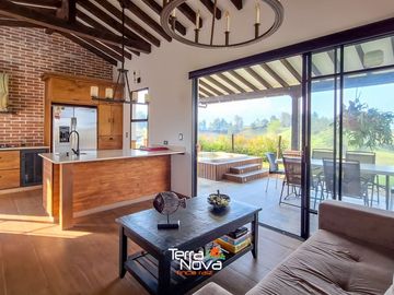 Finca en unidad cerrada con hermosa vista panorámica El Peñol