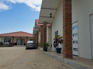 VILLAMIL PLAYAS FINCAS COLINAS DEL PACIFICO VENDO HOSTAL EN FUNCIONAMIENTO