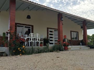 VILLAMIL PLAYAS FINCAS COLINAS DEL PACIFICO VENDO HOSTAL EN FUNCIONAMIENTO