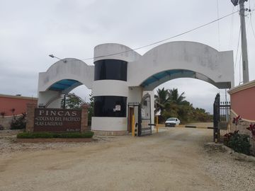 VILLAMIL PLAYAS FINCAS COLINAS DEL PACIFICO VENDO HOSTAL EN FUNCIONAMIENTO
