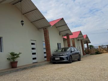 VILLAMIL PLAYAS FINCAS COLINAS DEL PACIFICO VENDO HOSTAL EN FUNCIONAMIENTO
