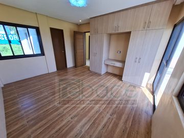 Accessible 4Bedroom House and Lot near Star Toll Tanauan Exit