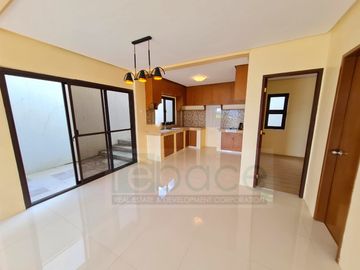 Accessible 4Bedroom House and Lot near Star Toll Tanauan Exit