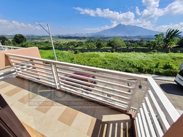 Accessible 4Bedroom House and Lot near Star Toll Tanauan Exit