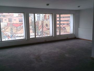 VENDO EDIFICIO De 1000 M2 Barrio Chapinero para hotel u oficinas