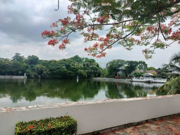 House for sale Next to the club house, Aqua Divina Ramkhamhaeng 94, near the Orange Line -------HH-66083