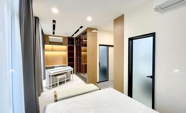 RUSH SALE! 2 Bedroom 2BR Condo in Mandaluyong City at Acqua Private Residences