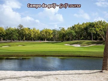 Departamento con club de playa, golf, alberca, en venta Playa del Carmen.