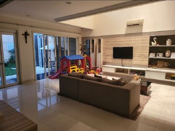 Dijual Rumah Mewah di Puri Galaxy Surabaya Dekat Galaxy Mall