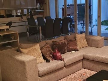 Dijual Rumah Mewah di Puri Galaxy Surabaya Dekat Galaxy Mall