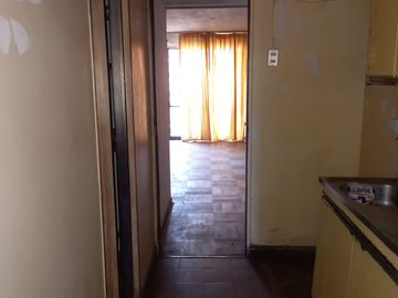 SE VENDE DEPTO. ANTIGUO PARA REMODELACION, 3 DORMI,2 BAÑOS, TERRAZA, LOGIA $105.000.000