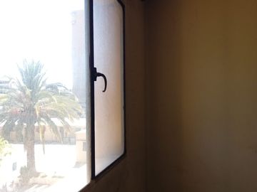 SE VENDE DEPTO. ANTIGUO PARA REMODELACION, 3 DORMI,2 BAÑOS, TERRAZA, LOGIA $105.000.000