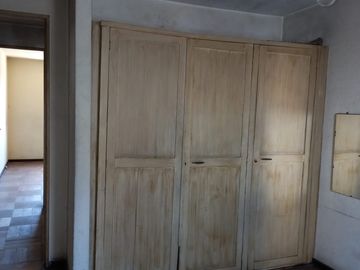 SE VENDE DEPTO. ANTIGUO PARA REMODELACION, 3 DORMI,2 BAÑOS, TERRAZA, LOGIA $105.000.000