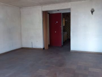 SE VENDE DEPTO. ANTIGUO PARA REMODELACION, 3 DORMI,2 BAÑOS, TERRAZA, LOGIA $105.000.000