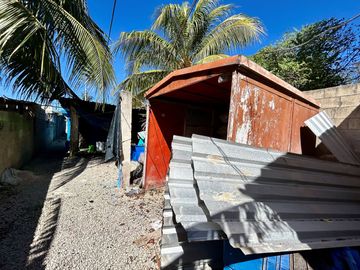 Terreno en venta con construcción en Chichi Suarez en Mérida Yucatán