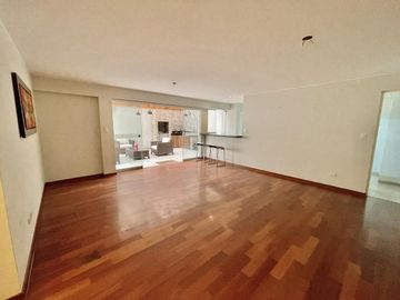 Venta de Departamento de 188m2 con terraza  y jardín en Gardenias – Surco