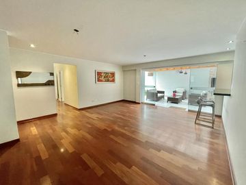 Venta de Departamento de 188m2 con terraza  y jardín en Gardenias – Surco