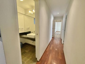 Venta de Departamento de 188m2 con terraza  y jardín en Gardenias – Surco