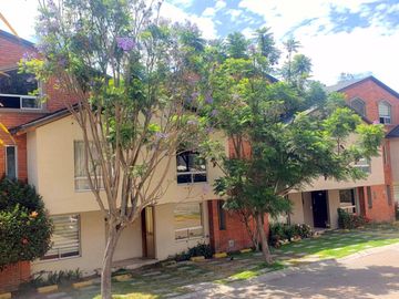 VENTA AMPLIA CASA CONJUNTO PRIVADO SECTOR POMASQUI