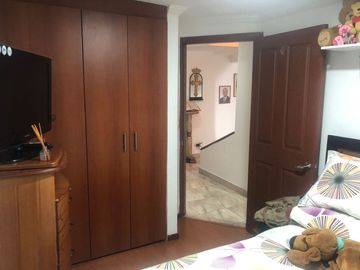 VENTA AMPLIA CASA CONJUNTO PRIVADO SECTOR POMASQUI