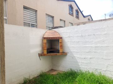 VENTA AMPLIA CASA CONJUNTO PRIVADO SECTOR POMASQUI