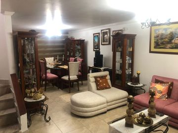 VENTA AMPLIA CASA CONJUNTO PRIVADO SECTOR POMASQUI