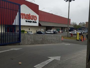 SE VENDE DEPARTAMENTO DUPLEX EN CONDOMINIO DE SURCO, ZONA LOS CASTILLOS 🏬