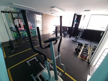 SE VENDE DEPARTAMENTO DUPLEX EN CONDOMINIO DE SURCO, ZONA LOS CASTILLOS 🏬